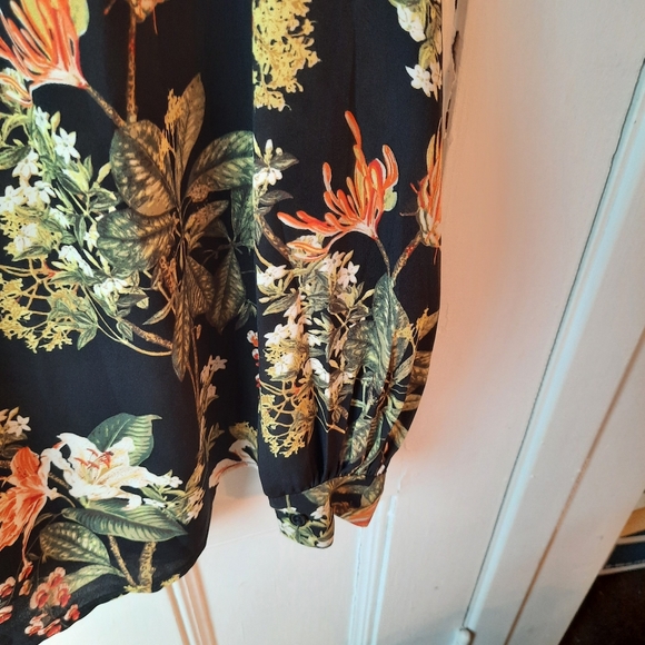 TOO LATE !  TOPS FOR 16$  Blouse with trending colors - Picture 9 of 9